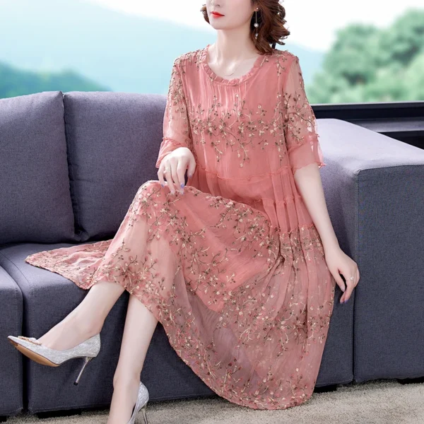 Pink floral dress with embroidery, sequins, and ruffled vintage style - Image 4