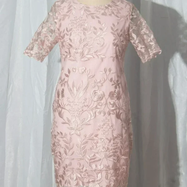 Pink Floral Dress: Plus Size Lace Bodycon Wedding Guest Midi - Image 4